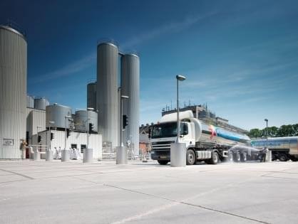 tankauto + fabriek